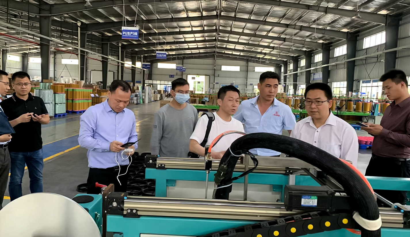 Government Leaders Visit SG Factory